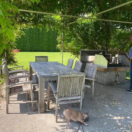 V Gemuetliches Gartenhaus Feriehus Smihel nad Pliberkom