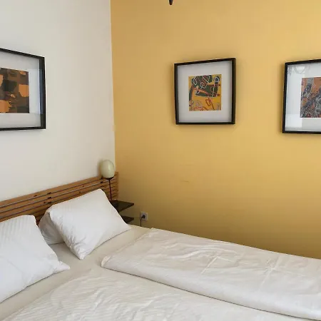 V Gemuetliches Gartenhaus