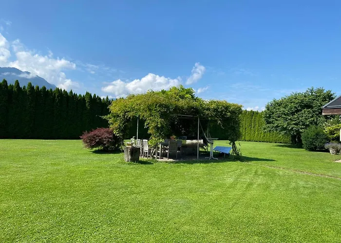 V Gemuetliches Gartenhaus Dom wakacyjny Smihel nad Pliberkom