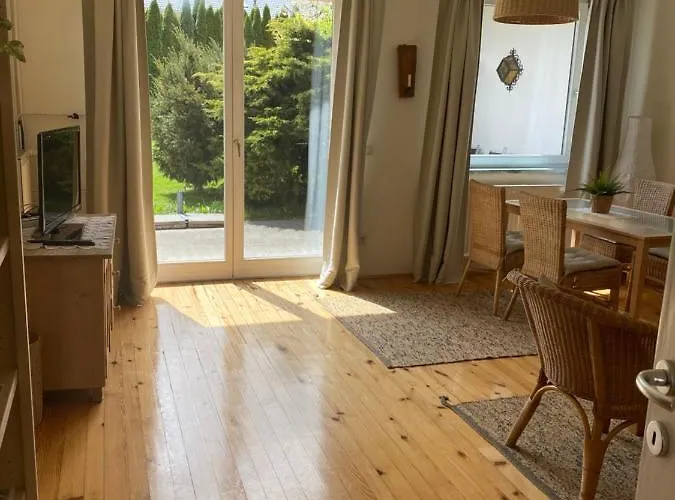 V Gemuetliches Gartenhaus