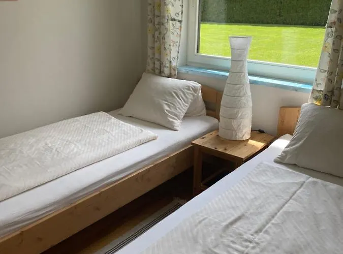 V Gemuetliches Gartenhaus