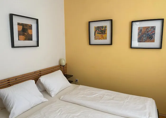 V Gemuetliches Gartenhaus